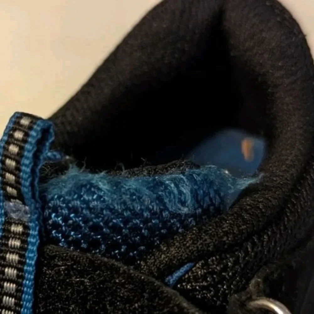 OshKosh‎ B'gosh Boy's Kamun Bump Toe Sneaker Shoes Toddler Black Blue Size 9M